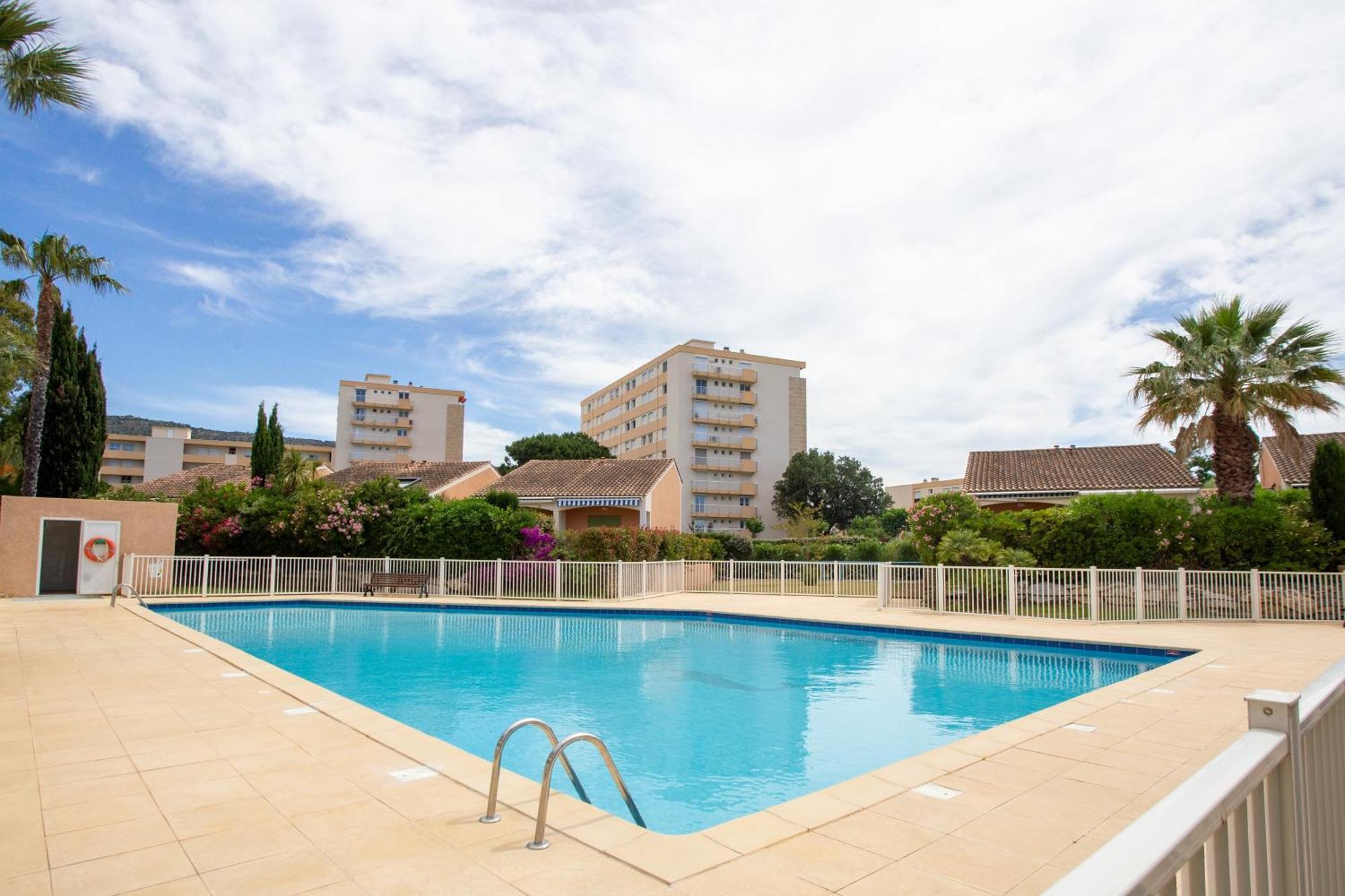 Lou Estrella - Appt 4P Avec Piscine Proche Plage Le Lavandou Buitenkant foto